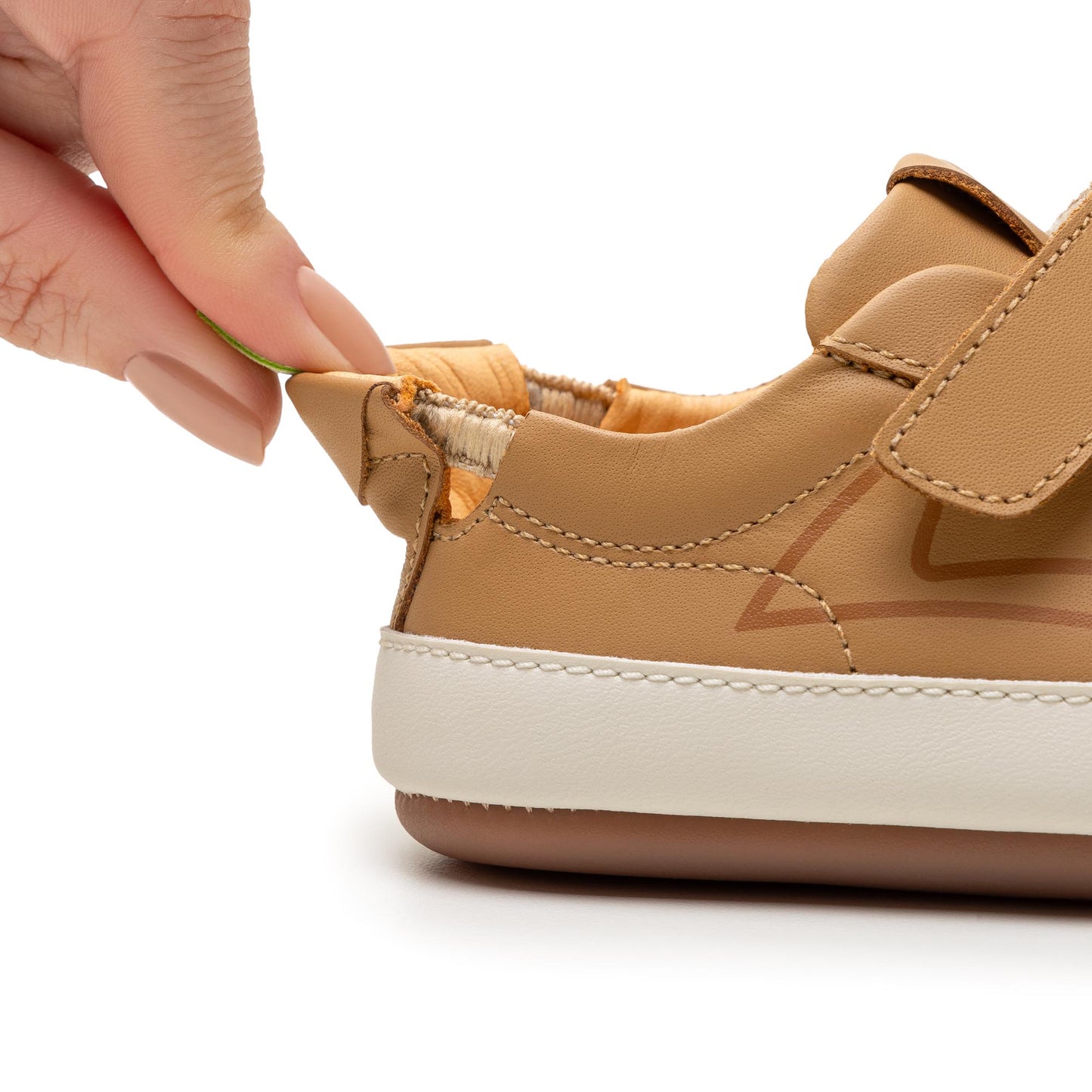 Tip Toey Joey - OUTLINE Hay (Camel)