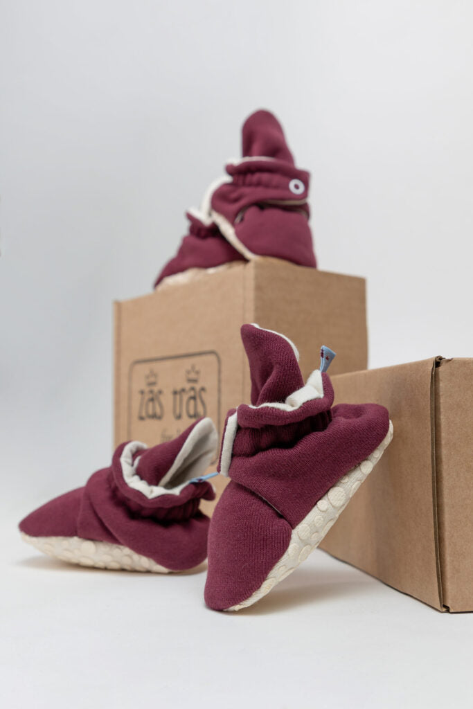 Zás Trás - Baby Booties - Mid Season Cherry Pie